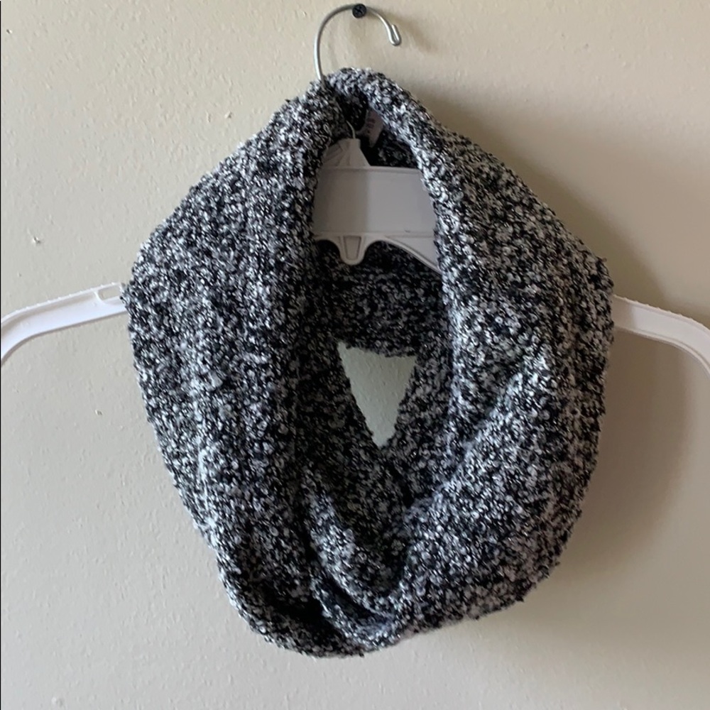 Infinity scarf